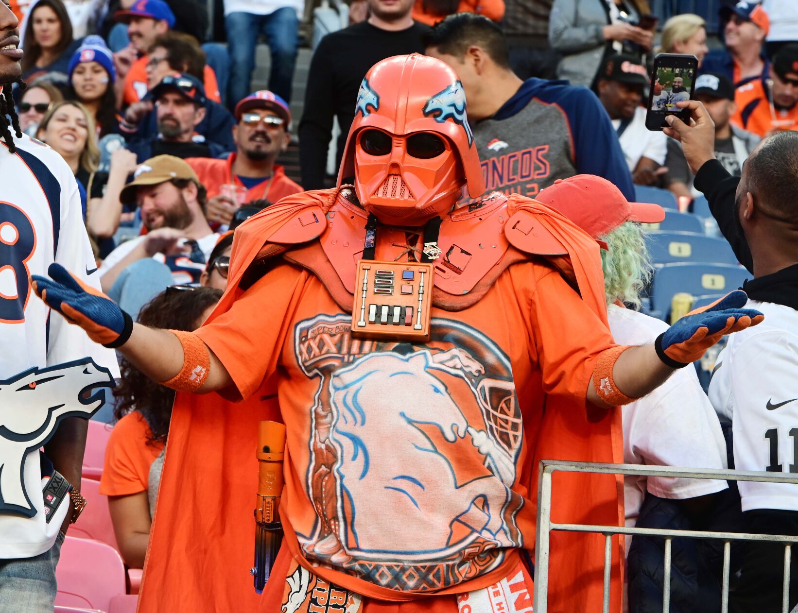 101821-s-broncos 3340 .jpg